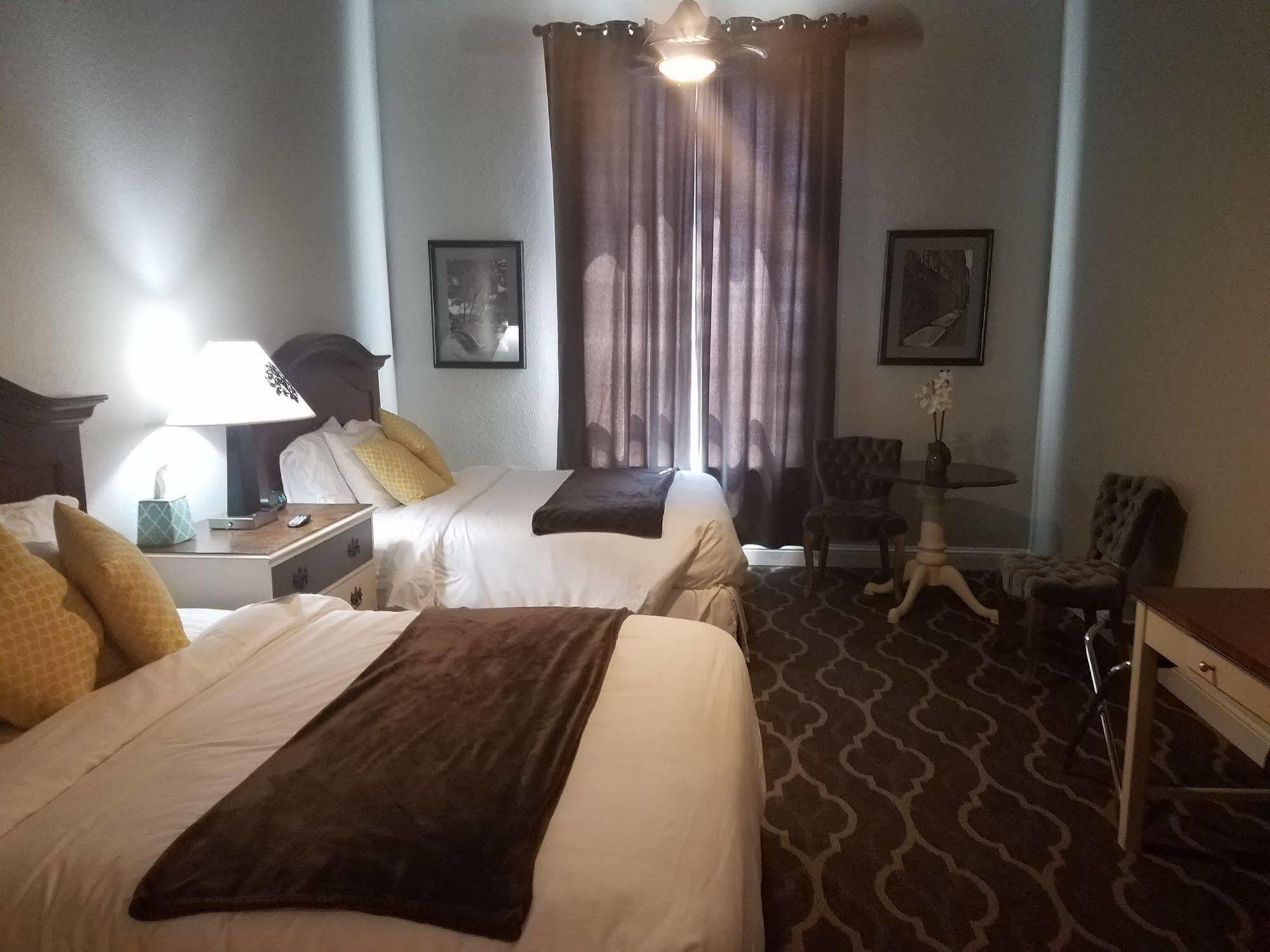 The Dilworth Inn Gonzales 外观 照片